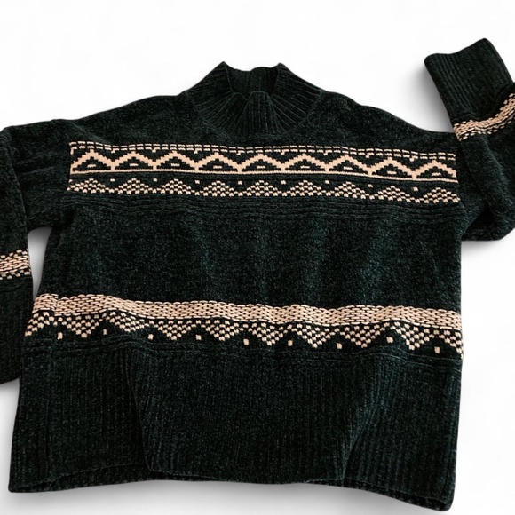 Dark Green Chenille Sweater by Christian Siriano - Picture 3 of 10